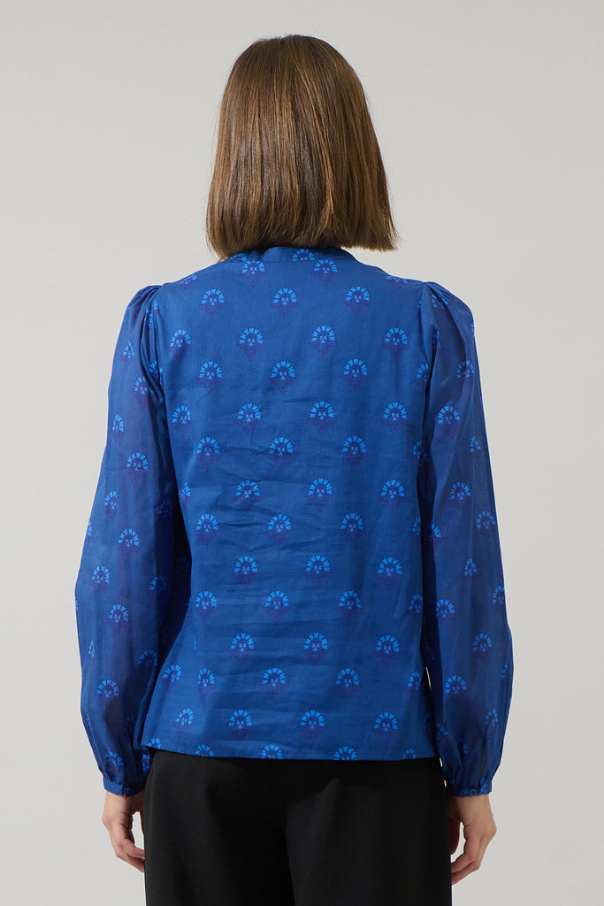 FINAL SALE - Briza Medallion Meddy Button Down Top